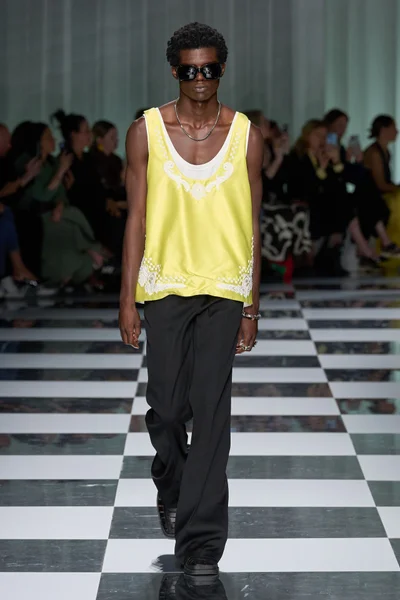 Look 61